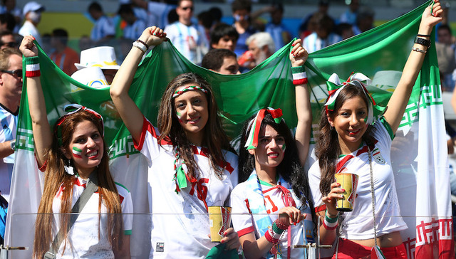 打破38年禁忌 伊朗女性光明正大进入本国球场