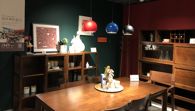 探访一家特别的曲美家具店：京东选品占了3000平，还有各种黑科技