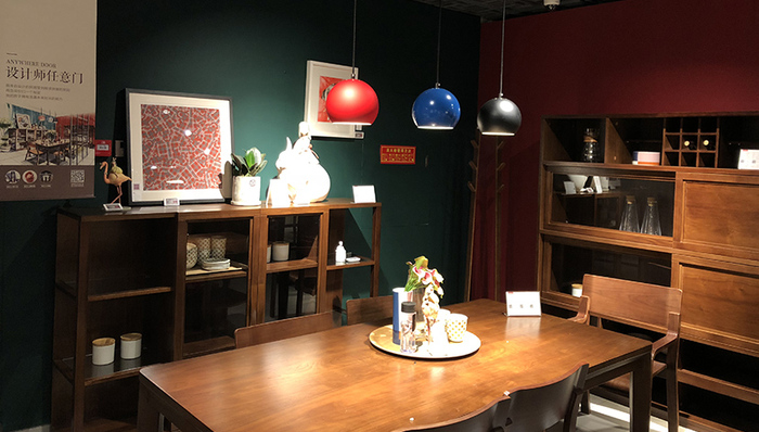 探访一家特别的曲美家具店：京东选品占了3000平，还有各种黑科技