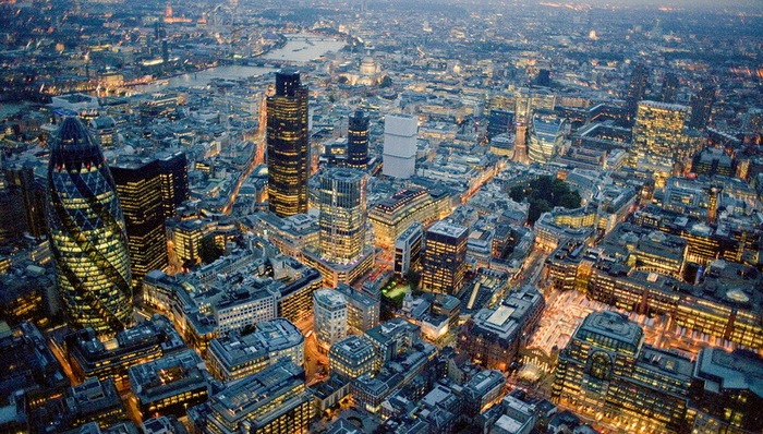 买家,地产法,投资者,伦敦,第一太平戴维斯,天空,泰晤士报,对讲机,瑞银集团,写字楼