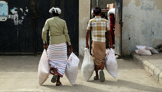也门胡塞武装边打边谈拒缴械 荷台达缺水少粮再现霍乱威胁