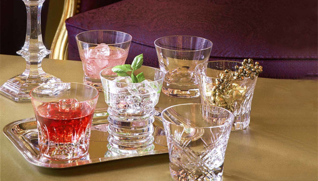 法国国宝级水晶制造商Baccarat被中国买家买走，Dior香水瓶就是它做的