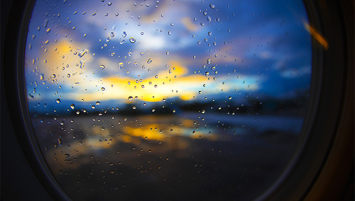 财经,泄压阀,破损安全,飞行载荷,Low-E,1927年,Tri-Motor,玻璃生产线,玻璃企业