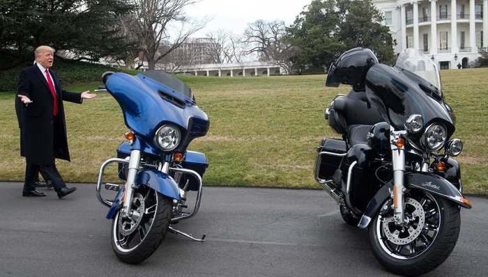 特朗普,哈雷戴维森,哈雷摩托,欧盟,哈雷机车,举白旗,,,贸易保护主义,Cecilia,贸易战