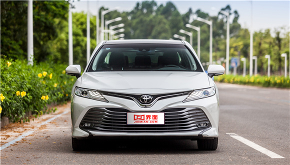 这款面面俱到的B级标杆轿车完成了自我升格