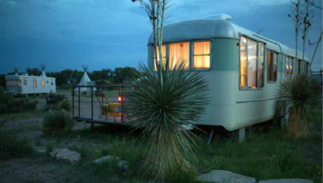 整天住在休闲车里是怎样一种体验？有的如诗如画，有的孤独沮丧