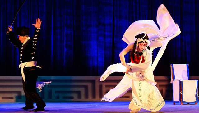 乾隆朝的文艺政策：隐匿在娱乐中的道德驯化