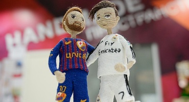 世界杯淘汰赛开战 “绝代双骄”C罗&梅西能带领球队突围吗？