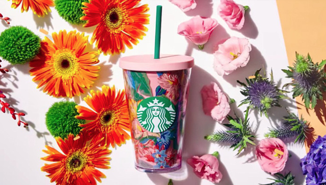 【是日美好事物】星巴克刮了一波甜蜜海风 原来牛仔裤颠倒一下也能穿