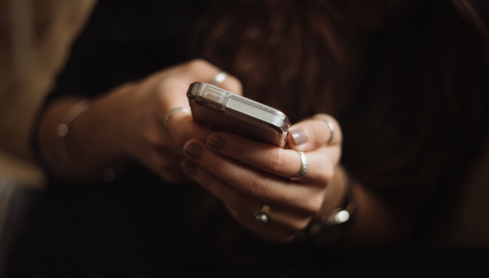 手机市场,手机产业链,手机出货量,手机行业,手机厂商,手机品牌,双摄像头,蓝思,欧菲,手机销量