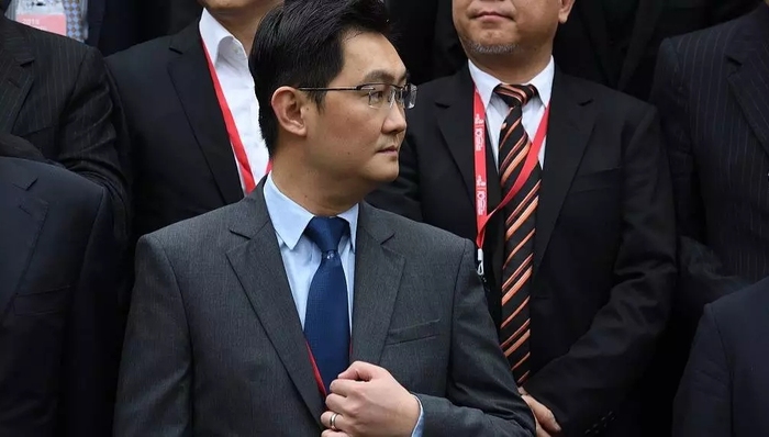 新闻专业主义,个性化推荐,Instgram,Snapchat,头条,OMG,对话框,微视,微信,严肃