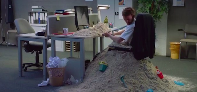 同事们都休假了只剩你独自“搬砖”？ 汉堡王想了个办法来安抚你