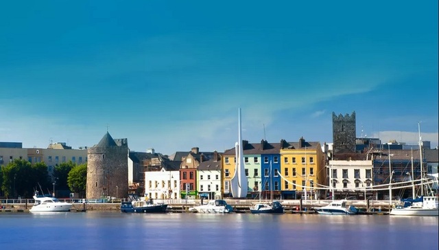 夏日悠游欧洲｜当摇滚花艺师遇上浪漫水晶之都