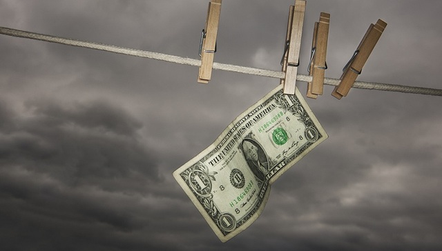 保险产品专项核查清理风暴来袭：千余款问题产品整改或下架