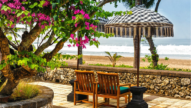 欣赏日落不再是唯一，与海龟亲密接触说不定能成为巴厘岛旅游新趋势