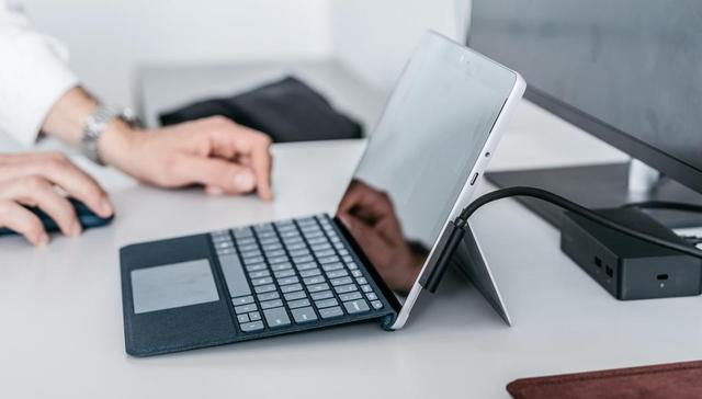 Surface,iPad,LTE,Go,用户体验,镁合金外壳,生产力,平板电脑,隔离,继承