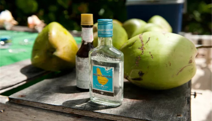 左脚南半球右脚北半球，我站在地球中心