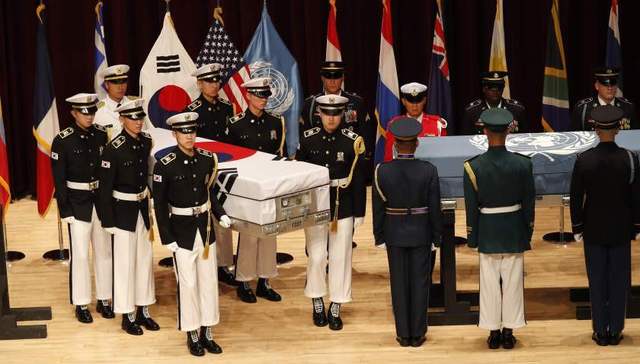 朝美推迟归还士兵遗骸谈判 文在寅：有件事得赶紧办了