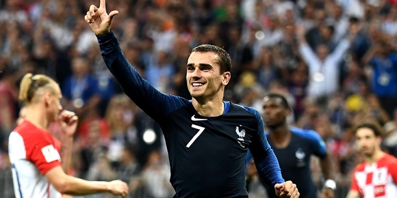 进球大战法国4-2胜克罗地亚 时隔20年再夺世界杯