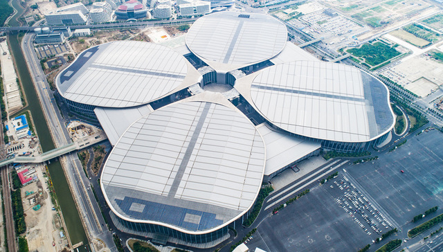 看过世博会，我们应该怎么看进口博览会？