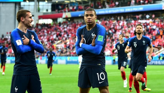 姆巴佩：奔向王位的“追风少年”