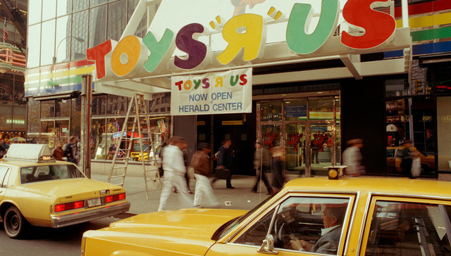 玩具反斗城已是过去时，它给我们留下了一部半个世纪的玩具史