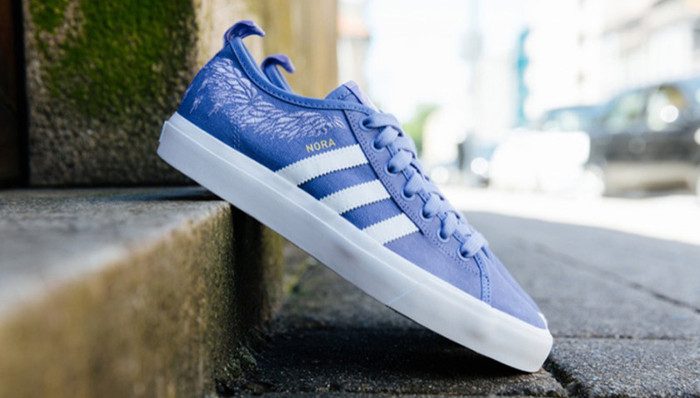 耐克,阿迪达斯,滑板