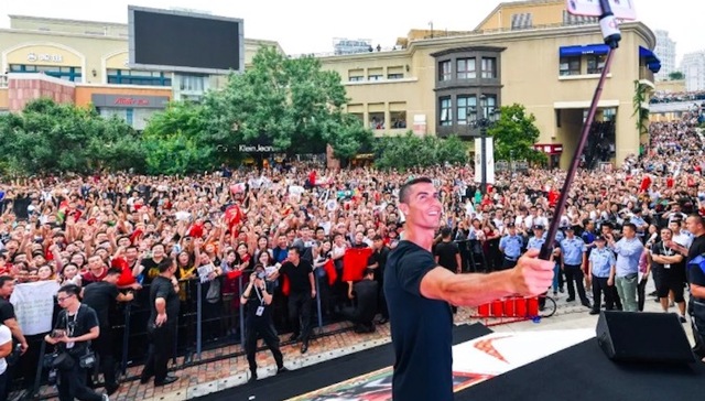 C罗来了：故宫、三里屯挨个打卡 还不忘给中国足球“熬鸡汤”