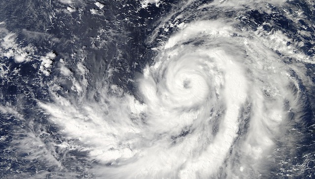 迎战,台风,安比,上海,严阵以待,交警,地铁,气象局,铁路,应急