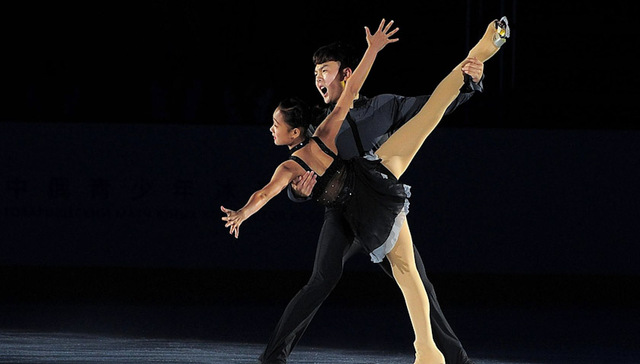 国家队跨项交流 花样滑冰向体操队“取经”