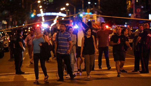 枪击,多伦多,加拿大,枪手,女孩