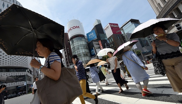 日本纪录高温两周致死77人 酷暑8月还将持续危及老年人