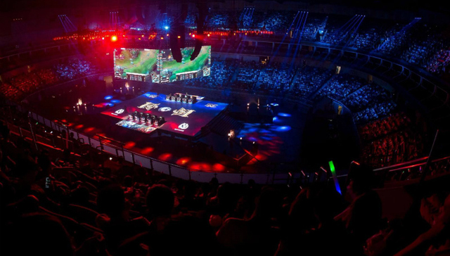 130亿美元的中国电竞市场，腾讯只想当主演