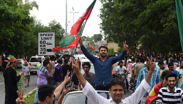 巴基斯坦大选结果因技术原因推迟公布 前板球明星暂领先