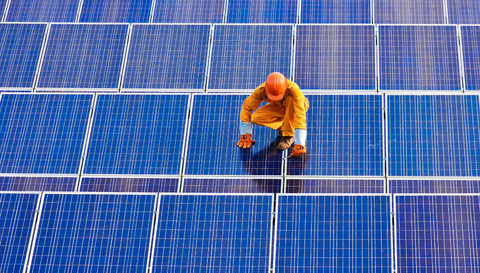 海润,光伏产业,退市风险,光伏电站,光伏发电,减持,套现,装机规模,上网电价,散户