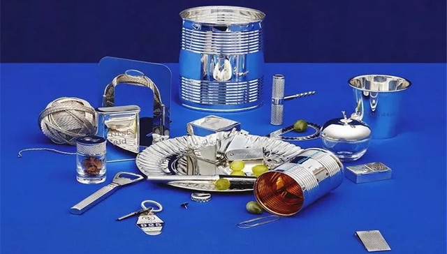 王菲戴的那个1500元回形针不算夸张，蒂芙尼180多年前就在卖镶钻金铅笔了