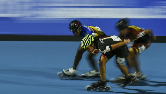 首钢老工业厂房变身现代化冰场