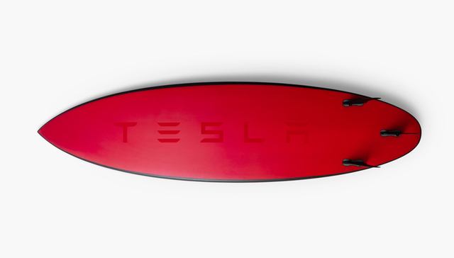 特斯拉的冲浪板上架一天即告售罄，跨界领域玩得不小