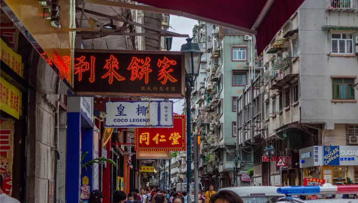 这一次，我们在米其林餐厅和奢华酒店里，认识澳门