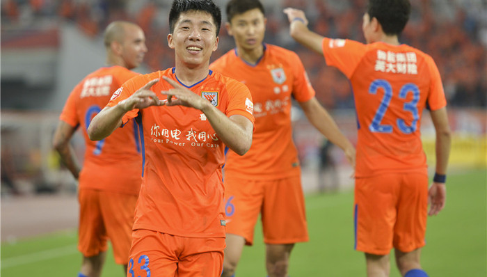 【体育早报】世锦赛林丹挺进16强 山东鲁能逆转申花领跑中超