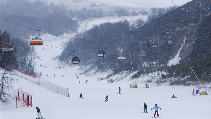 冬奥小镇上的“雪疯子”：要为中国培养雪上未来之星　