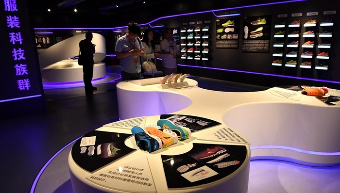 安德玛,打工仔,老板,哈斯克尔,体育品牌,体育产业,制造业,时尚,变身,做强