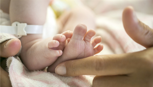 湖北咸宁率先出台两孩配套政策 产妇产假延长至6个月