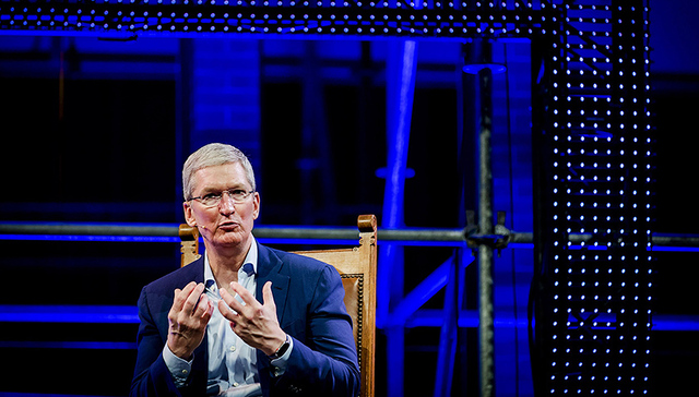 库克首谈苹果市值破万亿美元：继续专注自己的工作