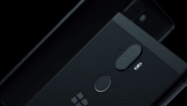 放弃全键盘设计 黑莓印度发布Evolve系列新品