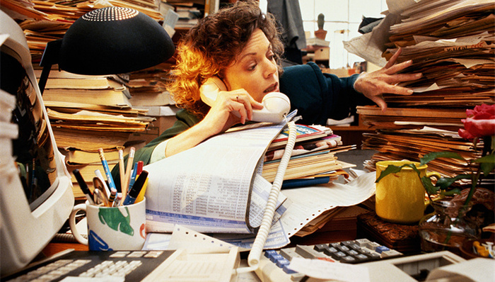 留学生,社交网络,手机,明报,遣返,加拿大明报,线索,上课,微信,边境