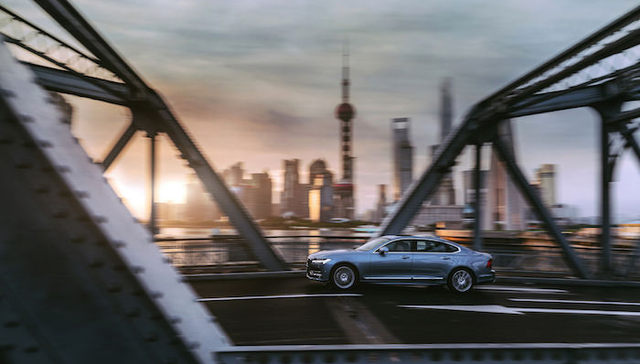 试驾|在上海最热闹的地段 我们试了一下沃尔沃2019款S90