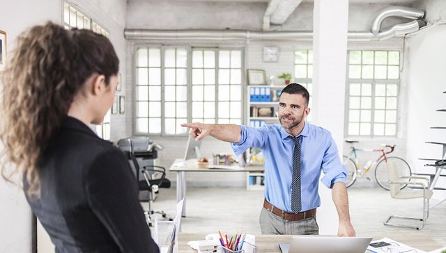 严苛的老板会影响你与孩子的亲子关系