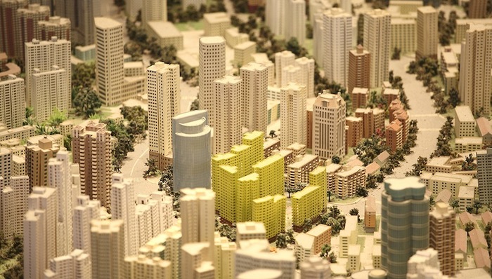 住建部,市场波动,楼市,调控,目标,问责,银保监会,严禁,涉黑涉恶,参股,控股,银行保险机构,地质灾