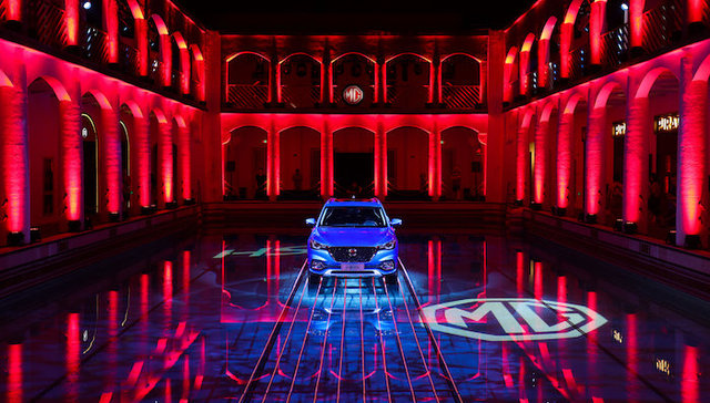 在名爵HS全球首秀现场 我们目睹了一场事先张扬的荷尔蒙之泄